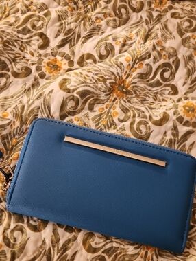 Blue Steve Madden Zip Wallet with Gold Accent